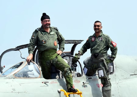 <p>Pathankot: Wing Commander Abhinandan Varthaman flew a sortie on a MiG-21 fighter aircraft along with Air Chief Marshal Birender Singh Dhanoa, at the Pathankot airbase in Punjab…