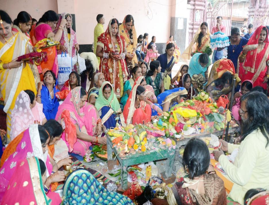 <p>Women offering prayer on Teej.</p>
