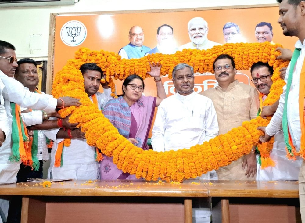 <p>Rashtriya Janta Dal (RJD) Leader Satyanarayan Yadav along with hundreds of RJD workers joined Bhartiya Janta Party (BJP) in the presence of Jharkhand State BJP President and Former…