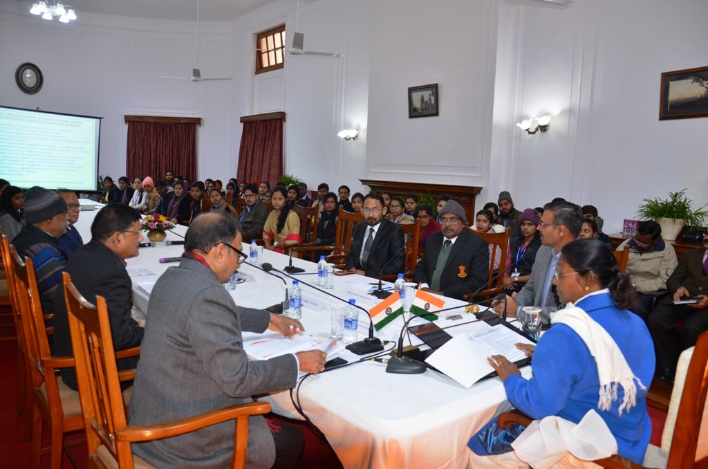 <p>Hon'ble Governor Draupadi Murmu today held a meeting in Raj Bhawan with the toppers and officials of Sido-Kanhu, BAU and Nelambar-Pitamber University.</p>
