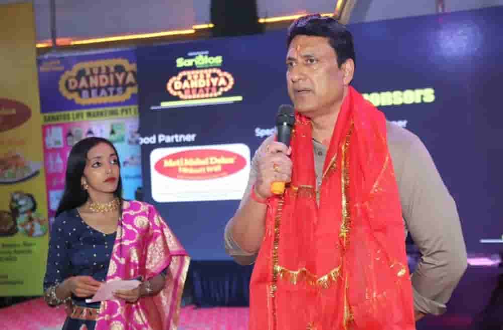 Dandiya beats organized on Navratri, people danced to the tune of songs