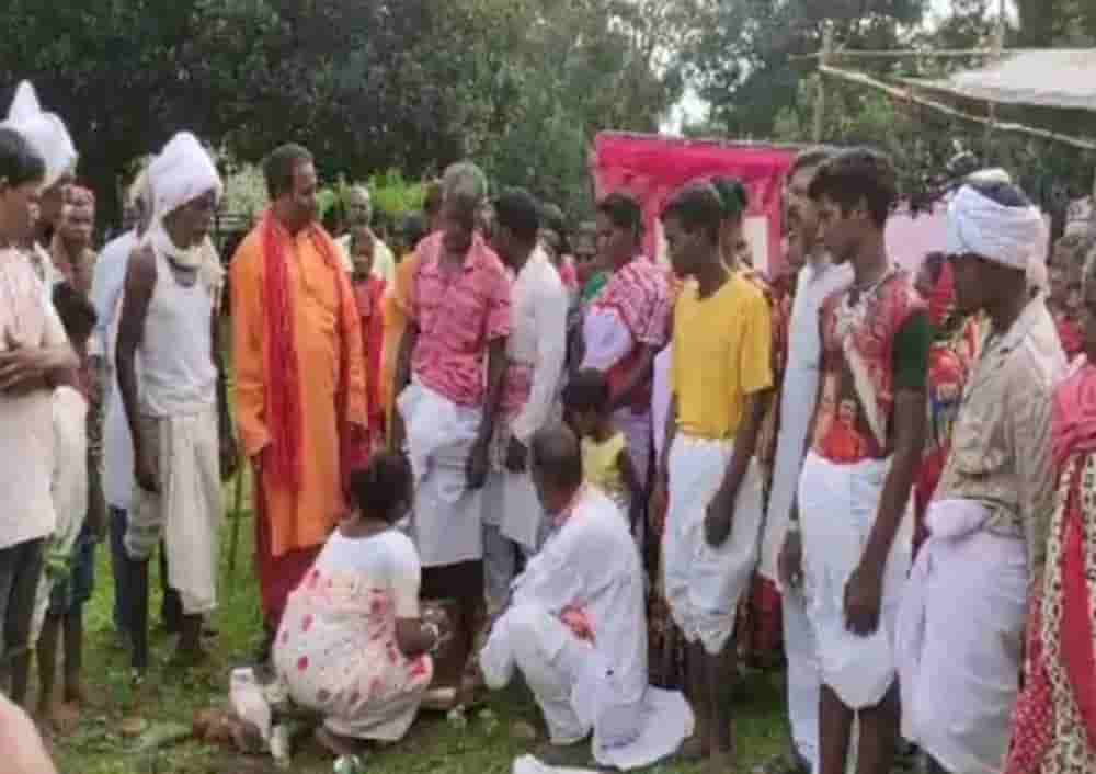 Tribals returned from Christianity to Sarna religion