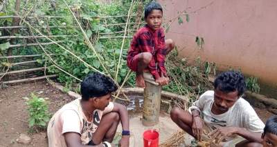Unpaid compensation, low water table throw a spanner in JJM works in Dumka