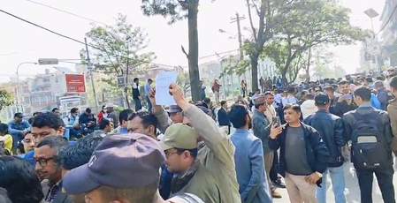 Nepal: Govt calls for action against former King, pro-monarchy protestors warn against it