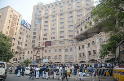 indias-public-sector-banks-show-resilience-amid-us-tariffs-while-private-lenders-see-market-cap-decline