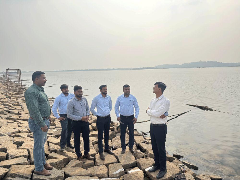 ranchi-municipal-corporation-steps-up-chhath-preparations-after-pond-inspections