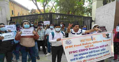 protesting-delayed-recruitment-jpsc-aspirants-stage-peaceful-satyagraha-in-ranchi