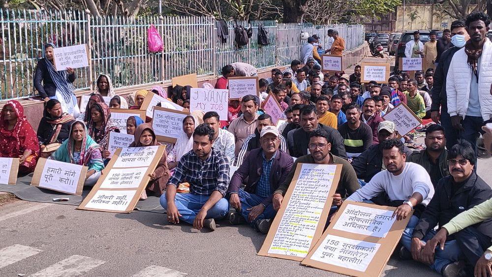 indefinite-protest-begins-against-dismissal-of-156-security-guards-at-cip-kanke