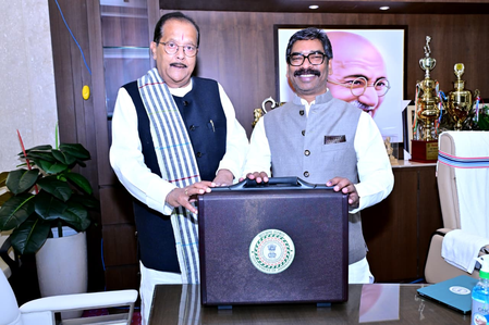 jharkhand-tables-rs-158-lakh-crore-abua-dishom-budget-flags-rs-16000-cr-gap-in-central-support