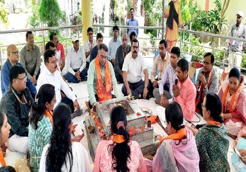 new-principal-assumes-charge-pledges-to-take-school-to-new-heights