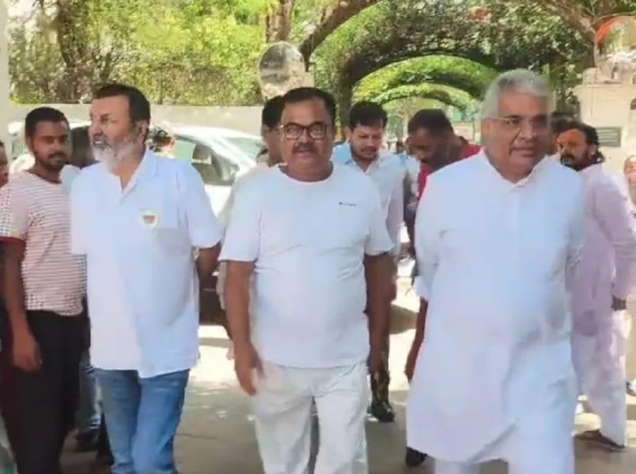 bhupender-yadav-visits-deoghar-amid-bengal-election-buzz