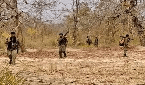 four-maoists-killed-in-jharkhand-encounter-rs15-lakh-reward-commander-among-dead
