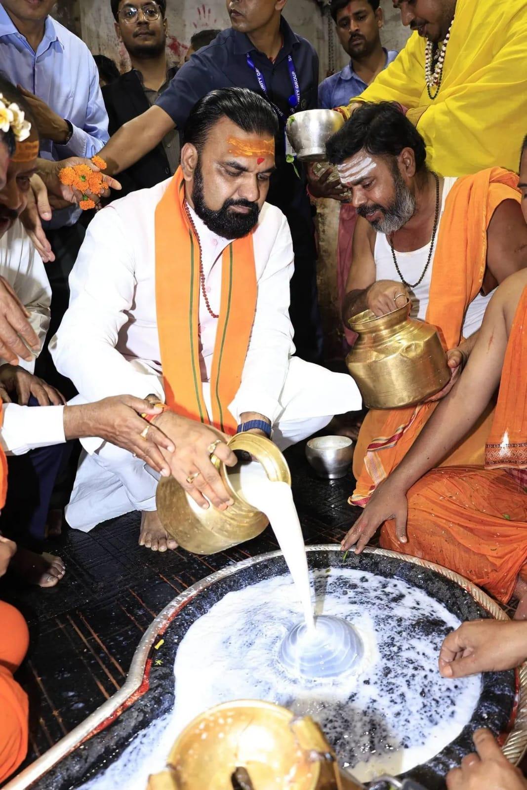 bihar-cm-samrat-choudhary-visits-baba-baidyanath-dham