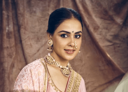 Genelia Deshmukh calls Nauvari saree a ‘little piece of her roots’