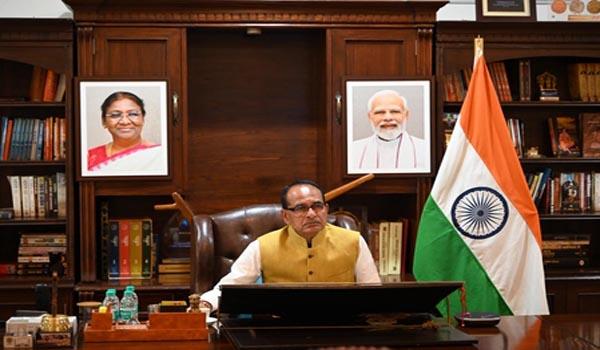 union-minister-shivraj-singh-reviews-mp-wheat-procurement-stresses-farmer-friendly-ops