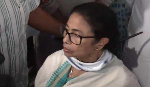 bengal-polls-cm-mamata-calls-crpf-force-gunda-then-rectifies
