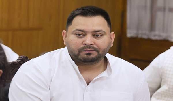 three-people-running-bihar-govt-tejashwi-yadav-criticises-nda-for-failing-to-expand-cabinet
