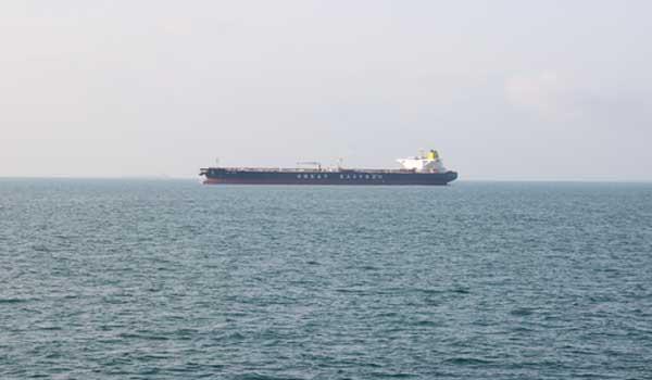 another-india-linked-lpg-tanker-crosses-strait-of-hormuz-amid-blockades