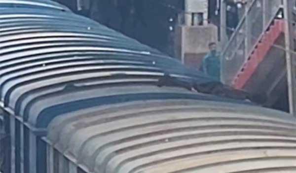 youth-suffers-high-voltage-shock-at-tatanagar-station