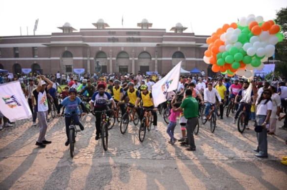 armed-forces-add-patriotic-spirit-to-fit-india-cycling-event-in-delhi