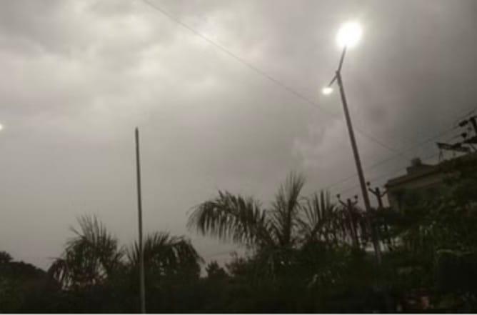 thunderstorm-threat-looms-large-over-jharkhand-as-weather-alert-continues-till-may-16