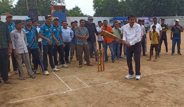 sdo-ravi-kumar-and-dr-sunil-khawade-inaugurate-tournament-thrilling-matches-mark-the-opening-day