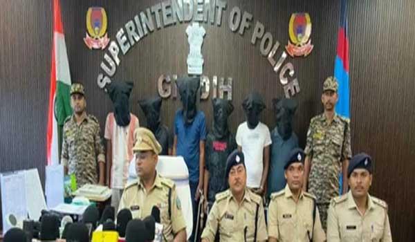 jharkhand-cyber-fraud-racket-operated-from-control-room-in-giridih-forest-busted-six-arrested
