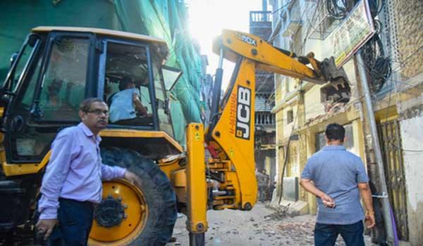 fire-station-officer-suspended-over-dereliction-of-duty-in-kolkata-building-blaze