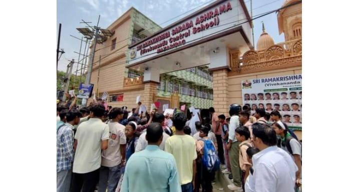 Hazaribagh Erupts in Protest After Death of Class 10 Student, Family Demands Justice