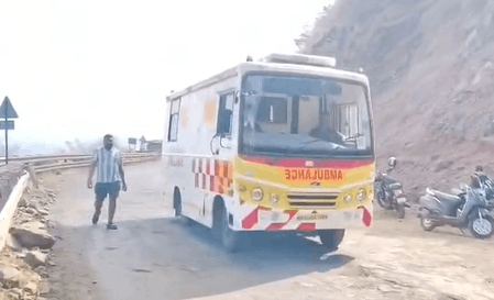 eight-tourists-die-after-vehicle-plunges-into-deep-gorge-in-maharashtras-raigad