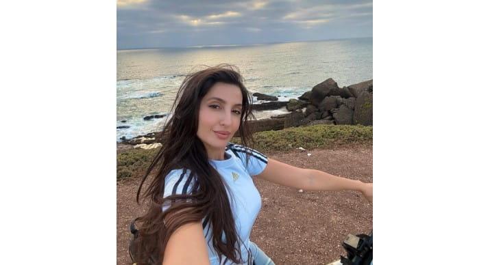 nora-fatehi-embraces-her-selfie-era-shares-stunning-moments-from-dream-holiday
