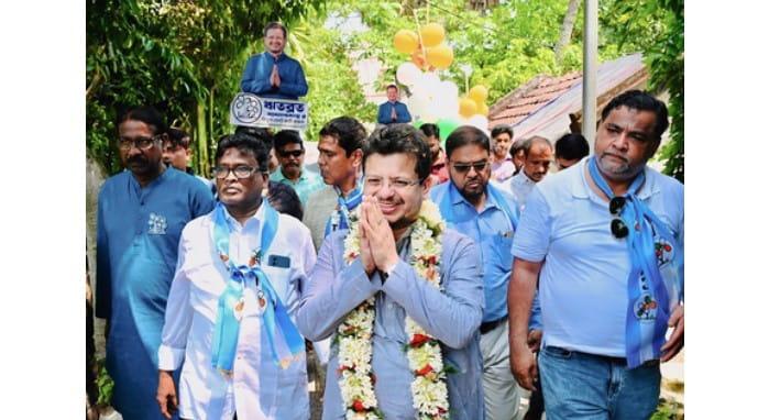 ritabrata-banerjee-arrives-at-bengal-assembly-claiming-support-of-59-mlas-deepening-tmc-rift
