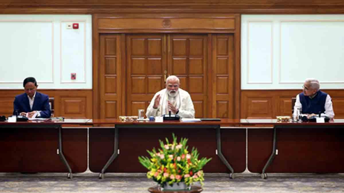 pm-modi-meets-economic-advisory-council-to-review-growth-measures-amid-global-headwinds