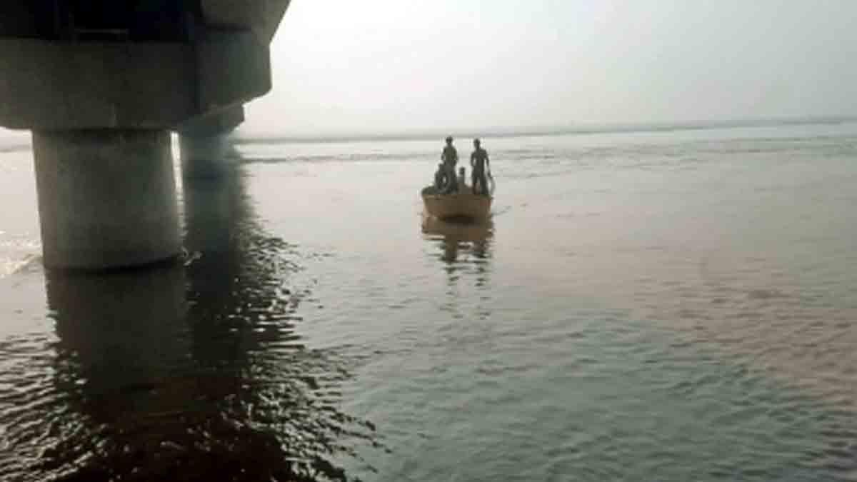 boat-carrying-farmers-capsizes-in-bihars-darbhanga-three-women-missing