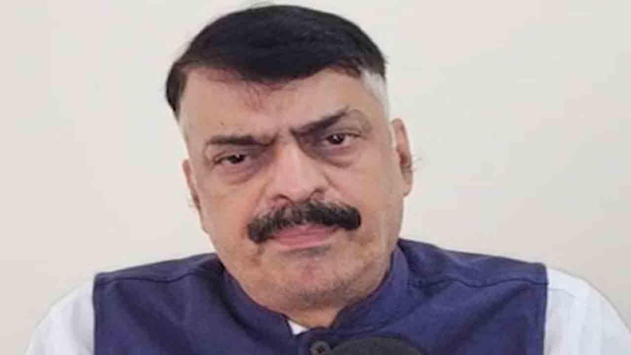 finished-morality-in-politics-oppn-blames-bjp-for-cracks-in-trinamool-congress