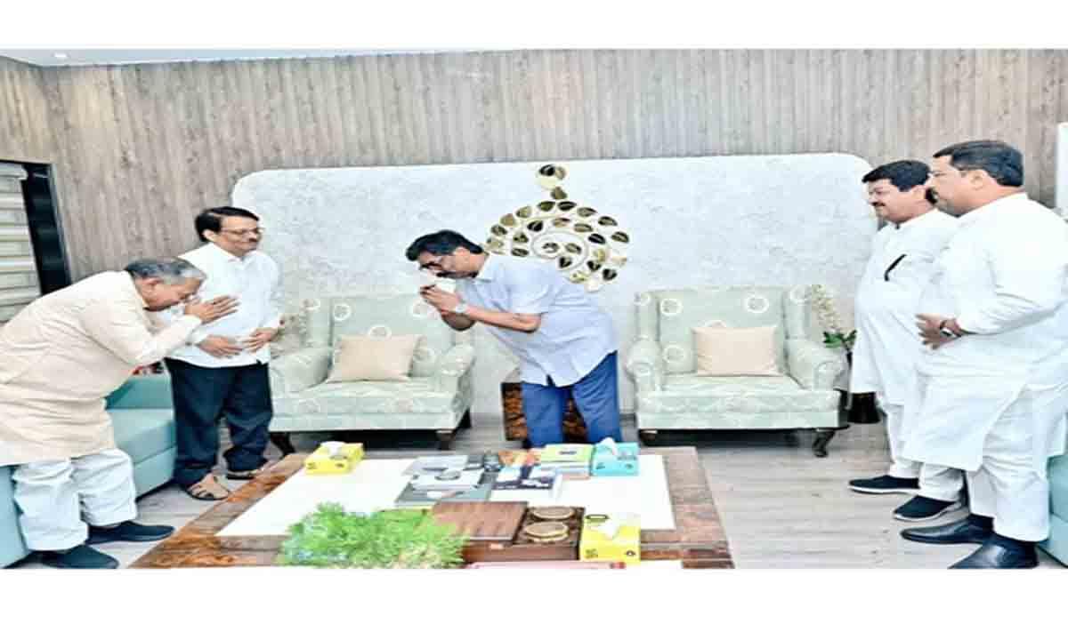 jharkhand-rs-race-heats-up-nda-resorts-to-hotel-stay-india-bloc-holds-mock-polls