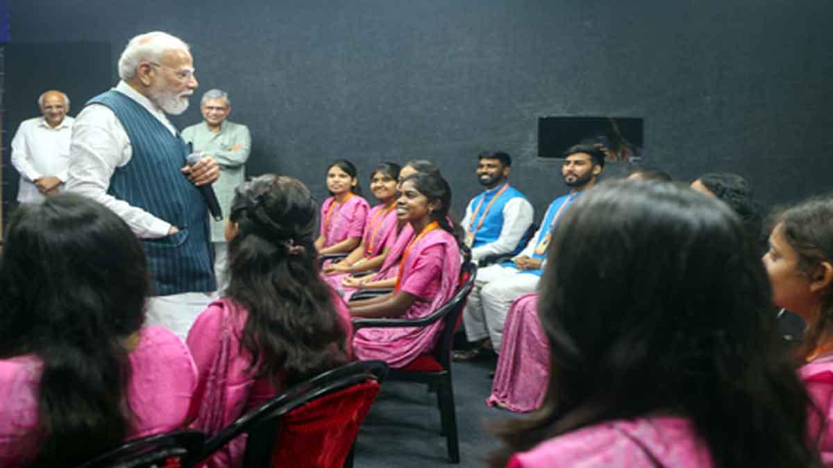 proud-of-our-yuva-shakti-pm-modi-highlights-women-workforce-at-gujarat-chip-plant