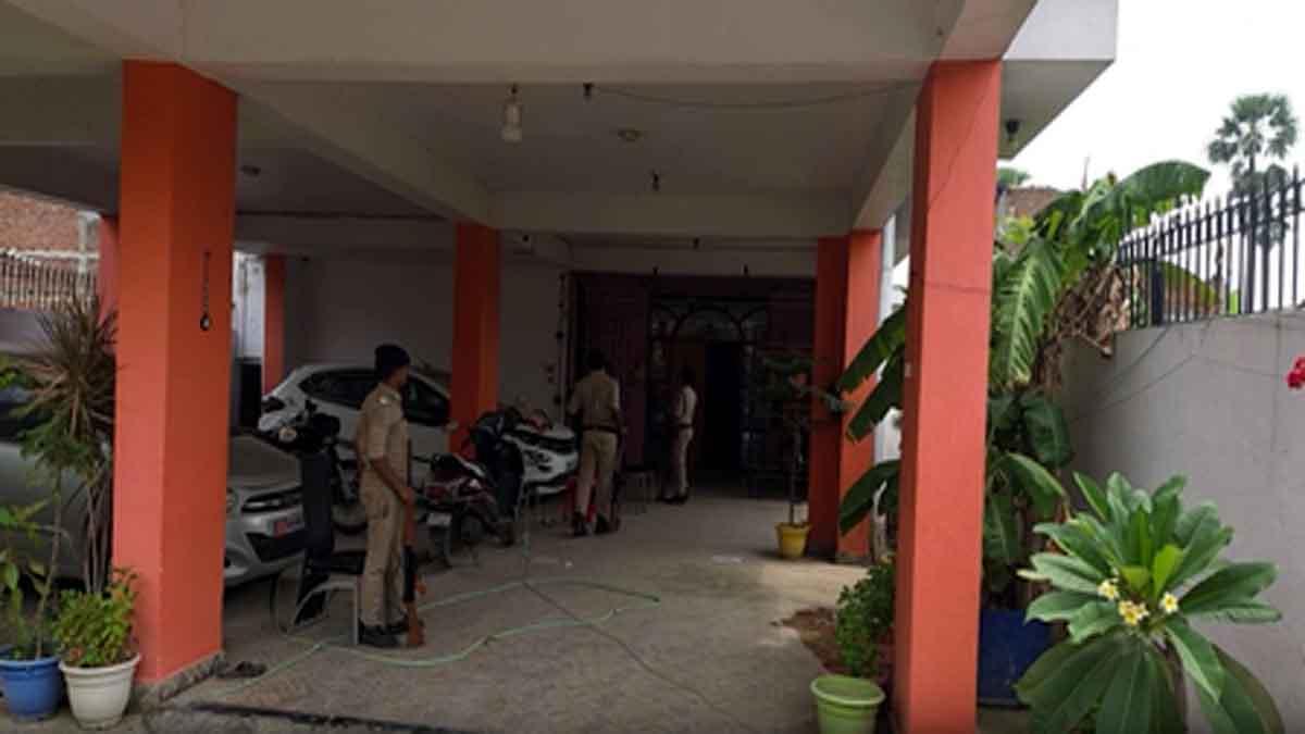 bihar-eou-raids-five-places-in-three-districts-linked-to-excise-inspector-in-da-case