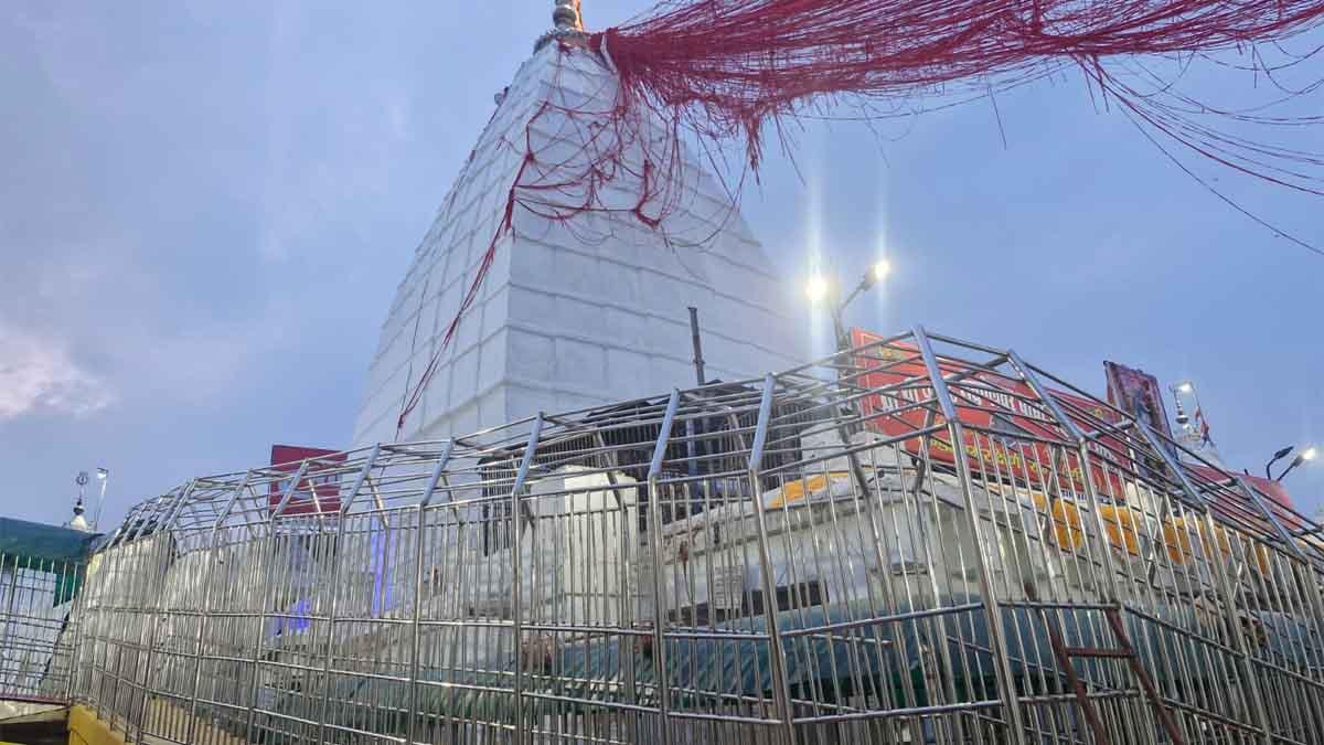 rising-crowd-changing-arrangements-new-overbridge-to-ease-jal-arpan-at-baba-dham
