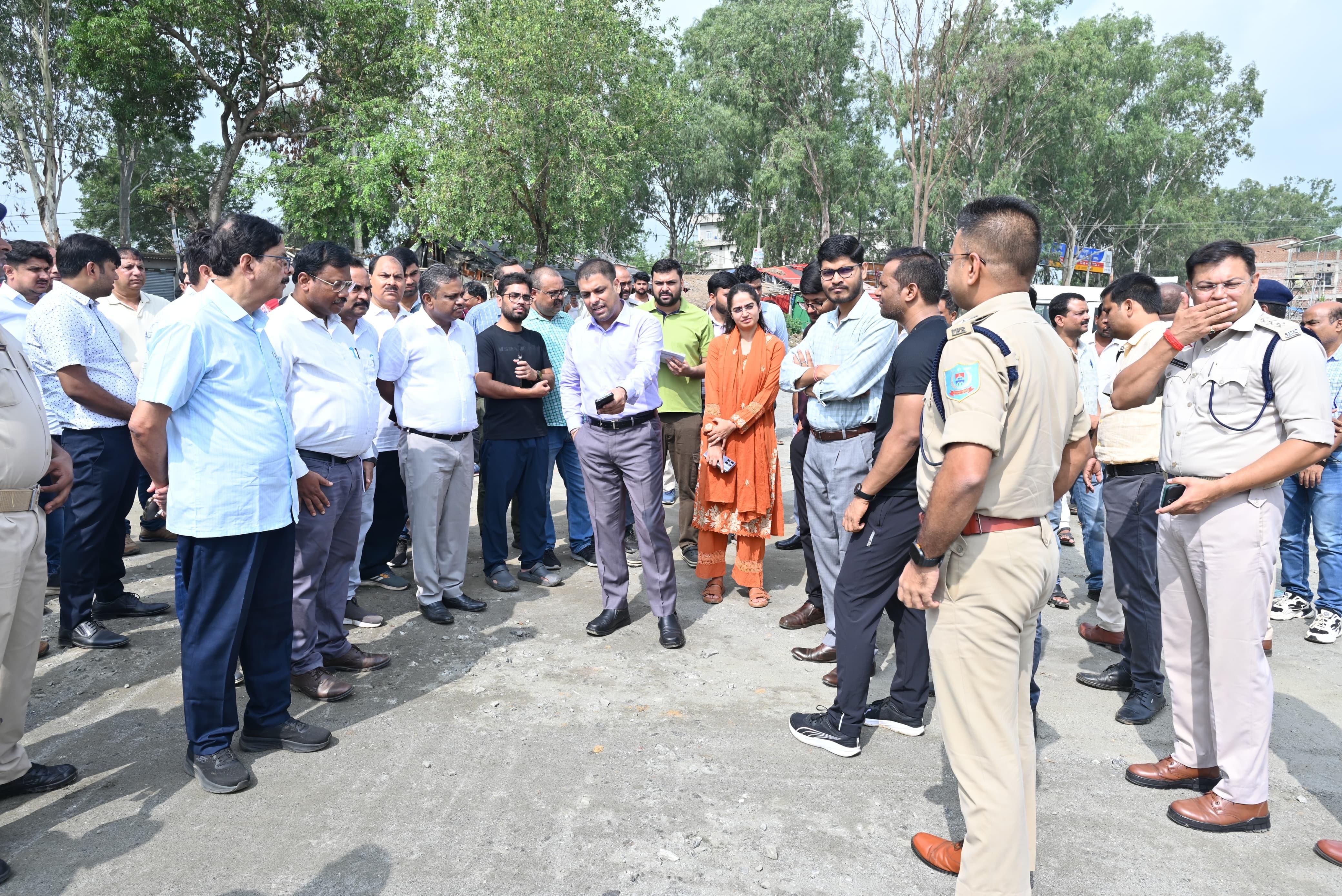 deoghar-administration-reviews-shravani-mela-preparations-directs-timely-completion-of-all-works