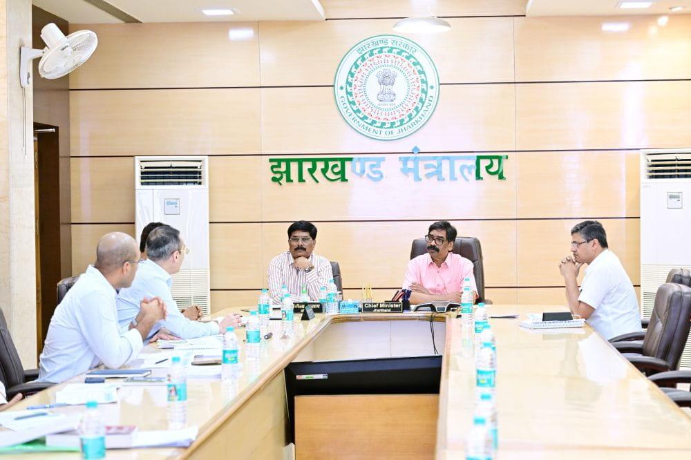 hemant-soren-directs-crackdown-on-illegal-liquor-trade-pushes-tech-driven-reforms-in-excise-department