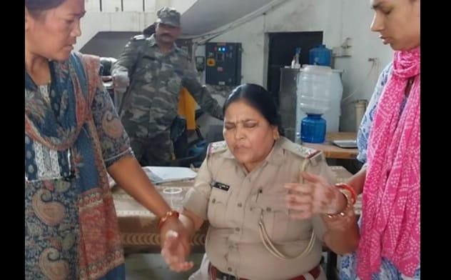 woman-police-station-in-charge-arrested-by-acb-while-accepting-rs-50000-bribe