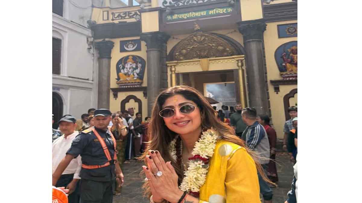 shilpa-shetty-gives-peek-into-her-nepal-diaries-as-she-visits-pashupatinath-temple
