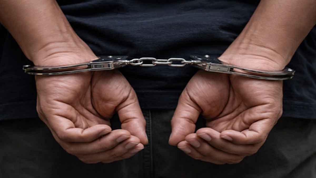 bihar-panchayat-mukhiya-arrested-for-taking-rs-12000-bribe-in-jehanabad