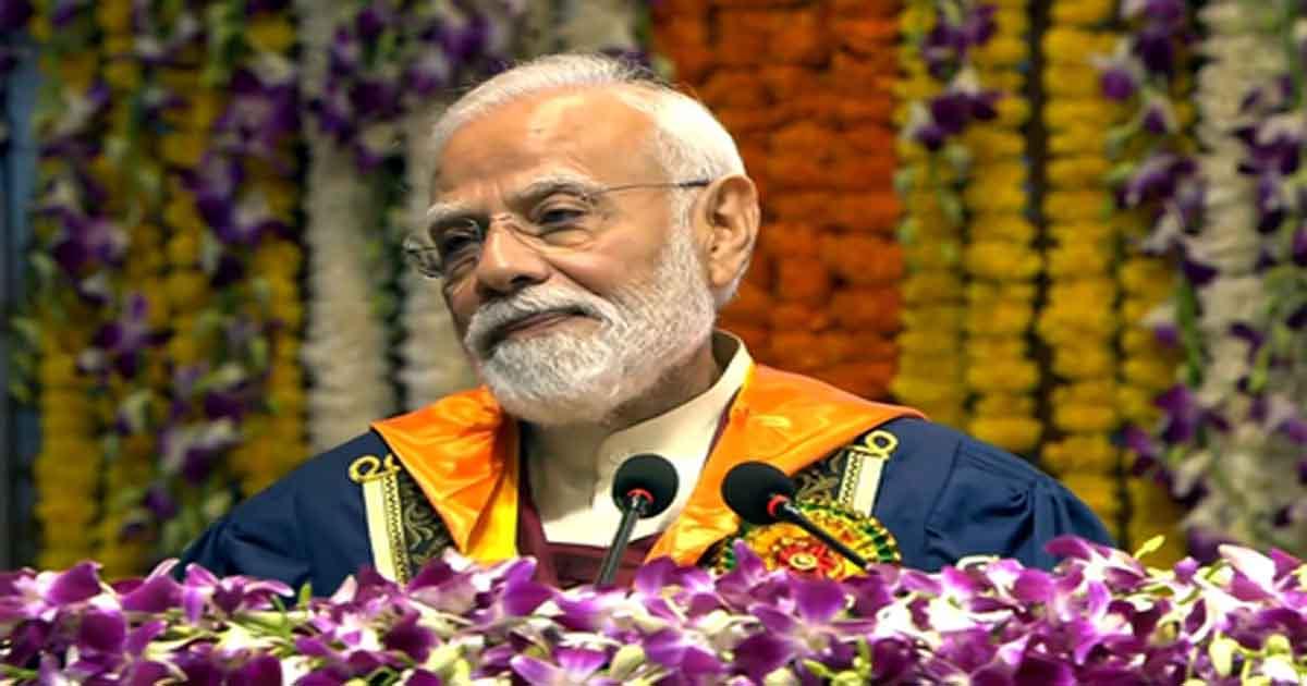 i-am-proud-of-you-all-pm-modi-to-students-during-iit-delhi-convocation