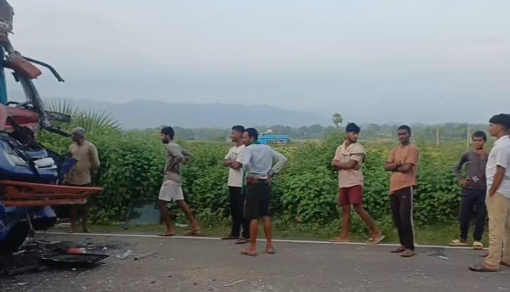 kanwariya-bus-crashes-into-truck-in-koderma-several-injured