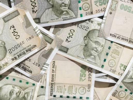 Oil prices, trade tensions to exert pressure on rupee: Experts