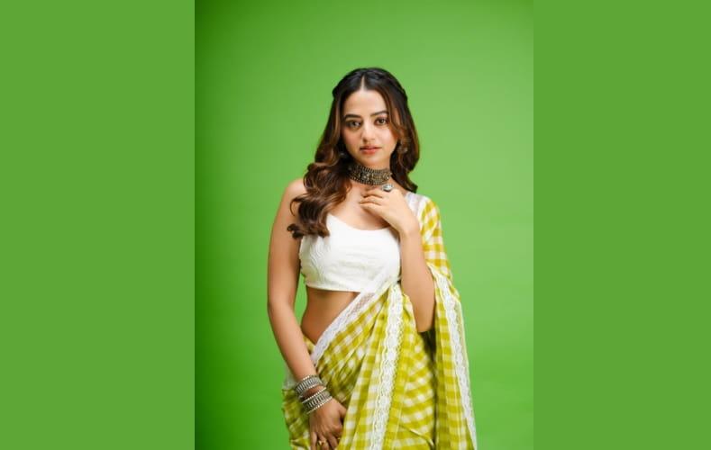helly-shah-embraces-comedy-for-the-first-time-with-chumbak