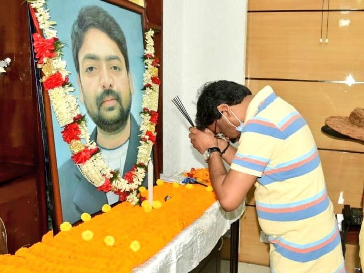 hemant-soren-remembers-elder-brother-durga-soren-on-his-birth-anniversary