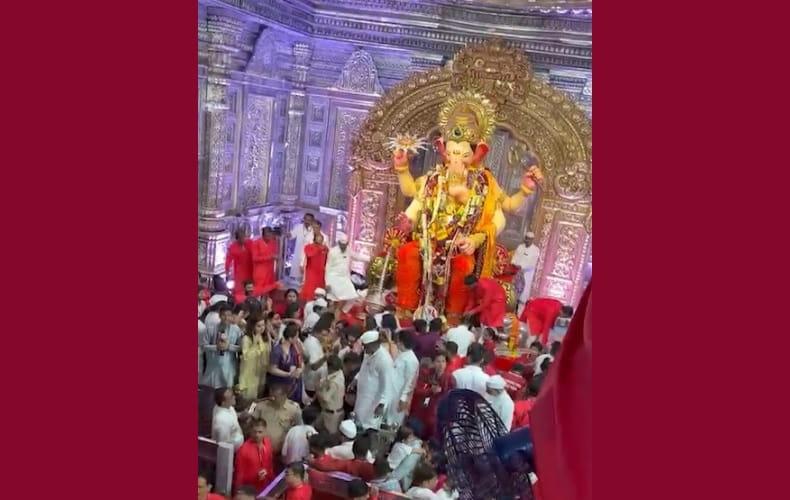 ganesh-chaturthi-festivities-sweep-india-as-devotees-flock-to-temples-and-pandals